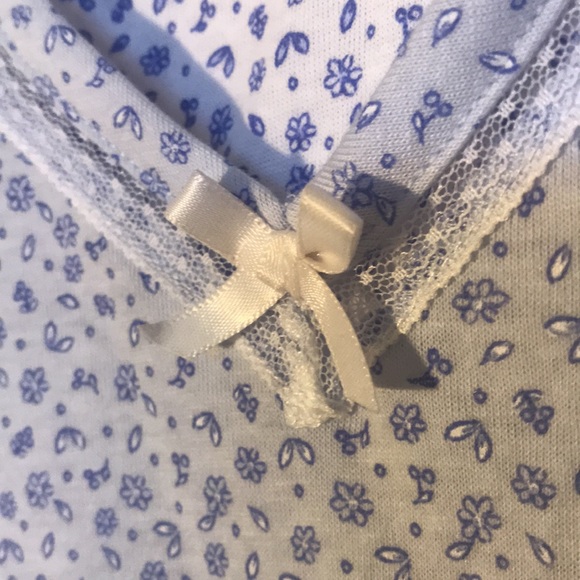 Aria Nighty and Robe M - Picture 4 of 4